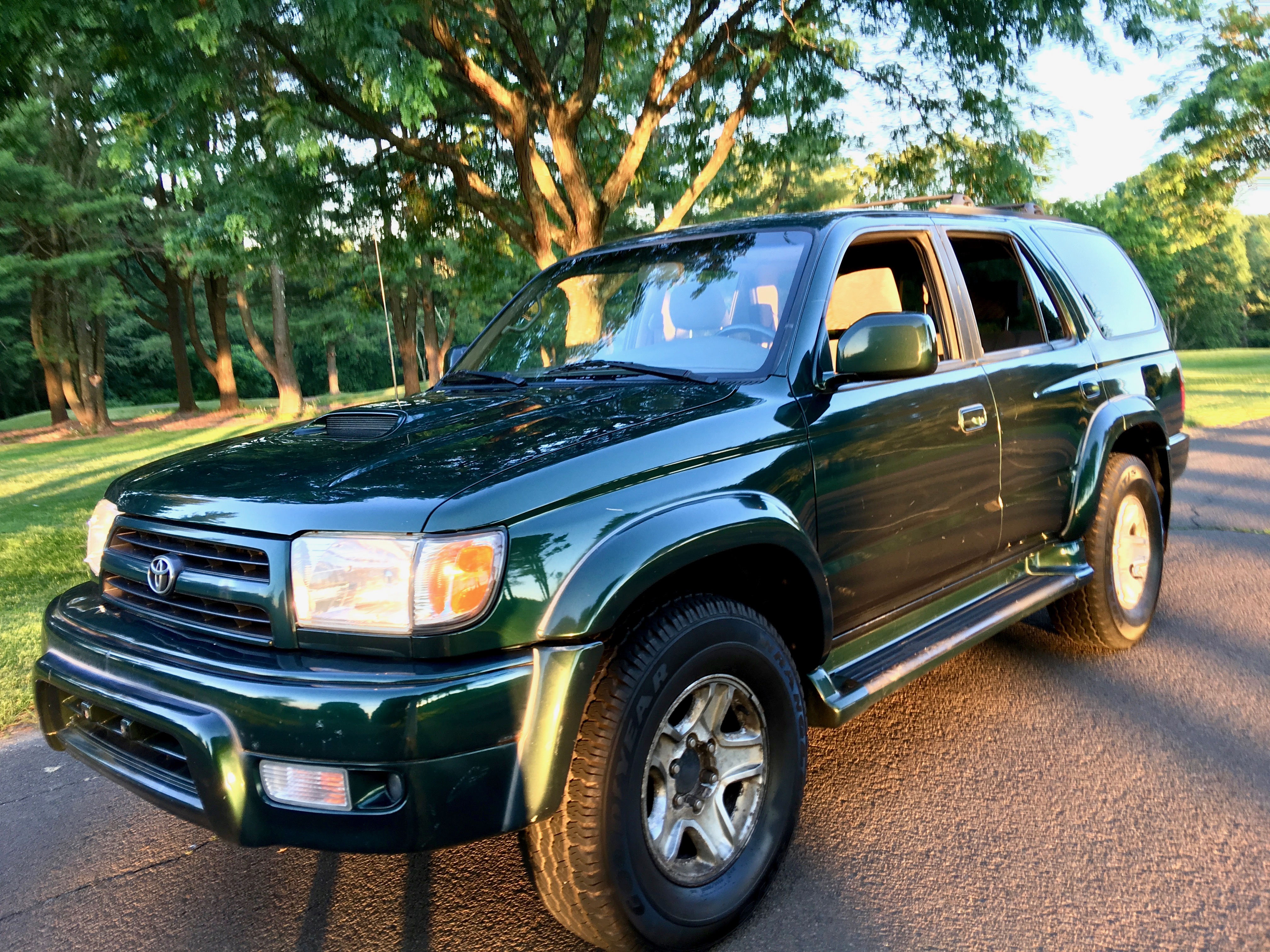 2000 Toyota 4Runner 3.4L V6 4WD 5 Speed Manual 129K - 3rd Gen - Our Pro Recon - New Clutch, Timing Belt and Waterpump, New Valve Cover Gaskets, New Spark Plugs, New Alternator, New Radiator, New Muffler and Tailpipe, New Rear Coil Springs, New Rear Shocks, New Brakes, New Tires, Frame Descaling, Applied Rust Converter Rust Mort, Sealed Frame with Fluid Film, New Bumpers - Beautiful Engine - has No Leaks — photo 2